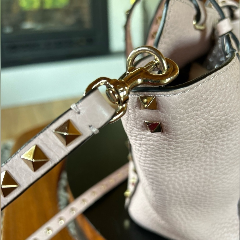 Valentino Garavani Rockstud Leather Tote - Picture 6 of 14